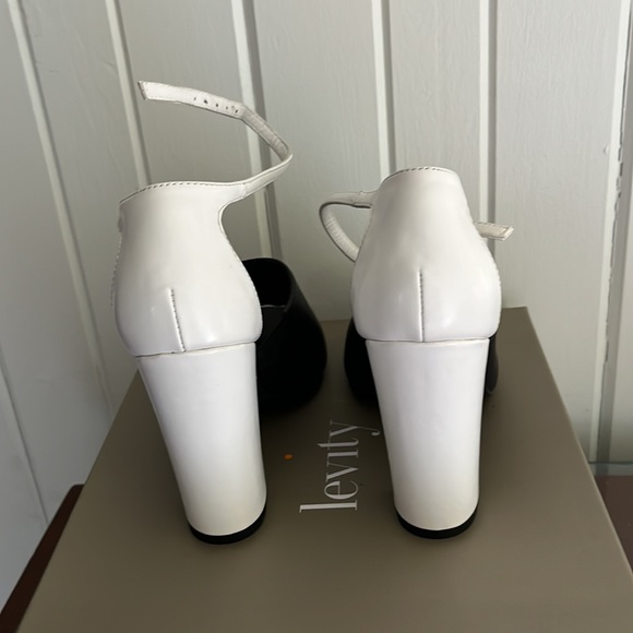 New Black & White Levity shoes - Picture 2 of 8